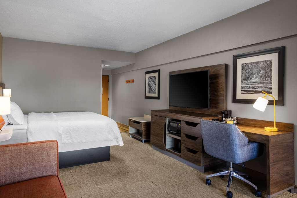 Hampton Inn & Suites State College At Williamsburg Square Chambre photo