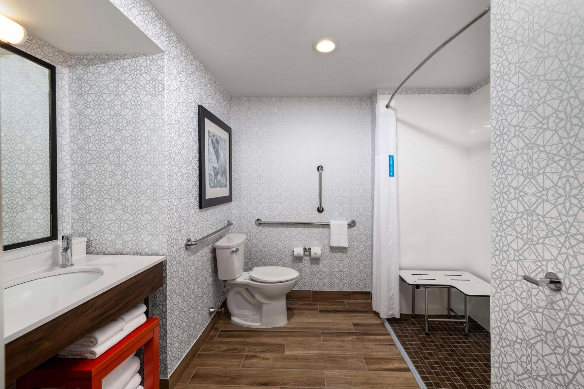 Hampton Inn & Suites State College At Williamsburg Square Extérieur photo