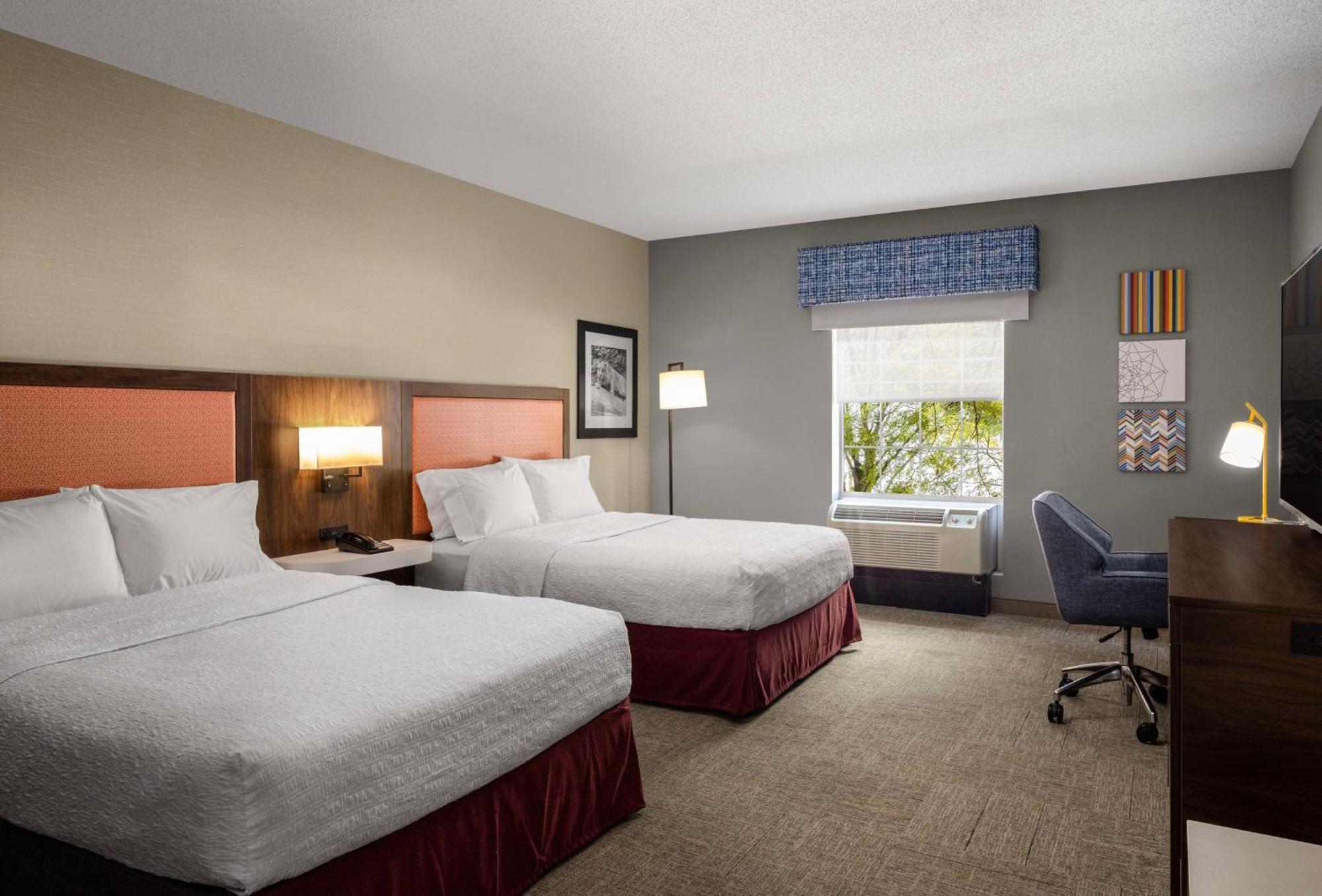 Hampton Inn & Suites State College At Williamsburg Square Extérieur photo