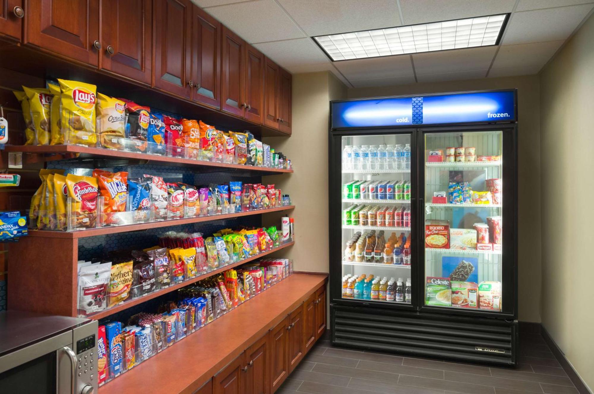 Hampton Inn & Suites State College At Williamsburg Square Extérieur photo