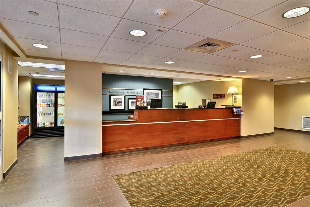 Hampton Inn & Suites State College At Williamsburg Square Extérieur photo